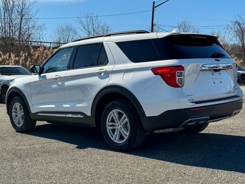 Used 2023 Ford Explorer XLT w/ Equipment Group 202A image 5