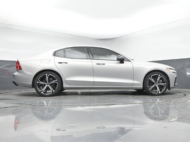 Used 2024 Volvo S60 B5 Plus AWD/4WD image 40