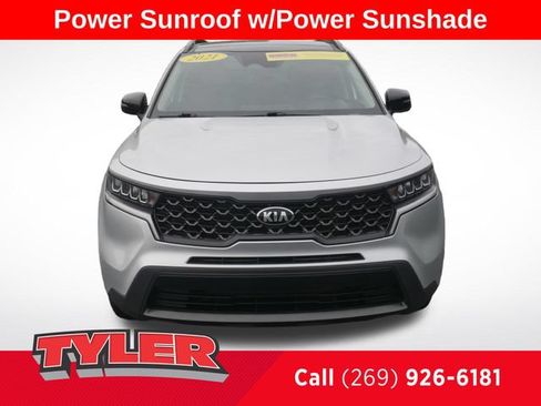 Used 2021 Kia Sorento S w/ Panoramic Sunroof Package AWD/4WD image 2