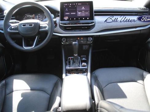 Used 2023 Jeep Compass Latitude image 15