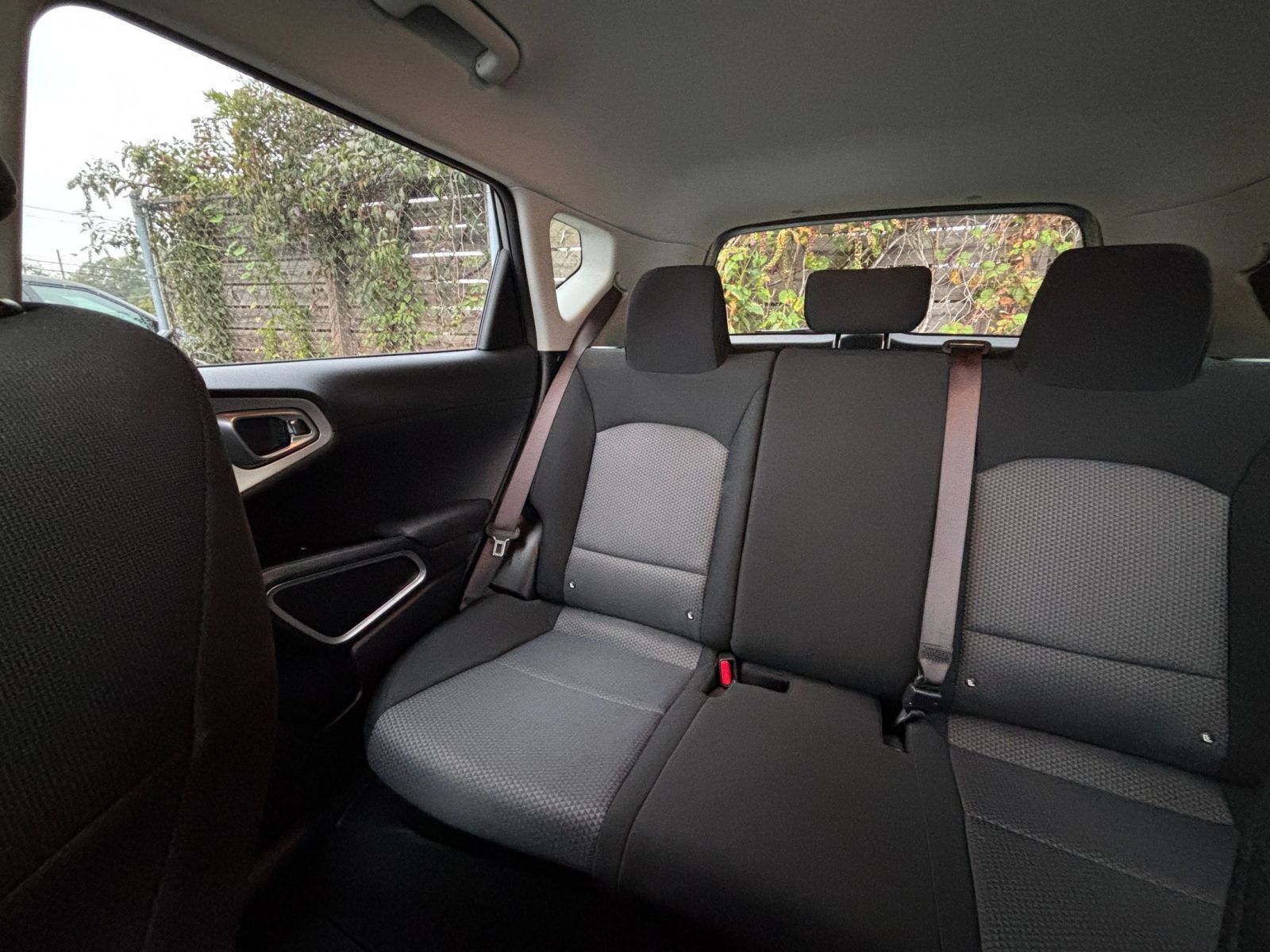 Used 2025 Kia Soul LX w/ LX Technology Package FWD image 36