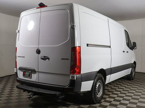 Used 2024 Mercedes-Benz Sprinter 2500 image 7