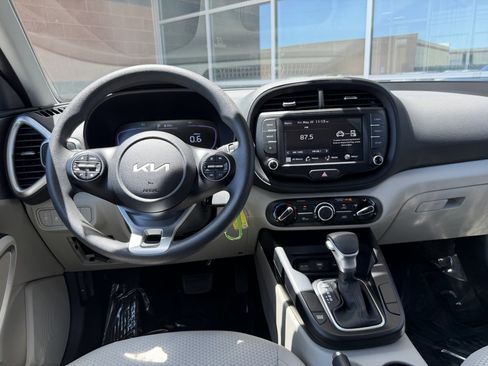 Used 2024 Kia Soul LX FWD image 16