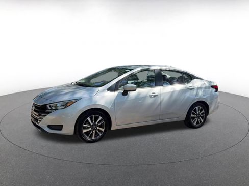 Used 2025 Nissan Versa SV FWD image 8