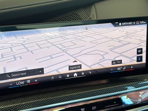 Used 2023 BMW i7 xDrive60 AWD/4WD image 18