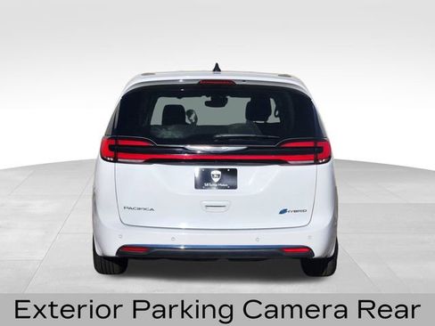 Used 2023 Chrysler Pacifica Limited image 9