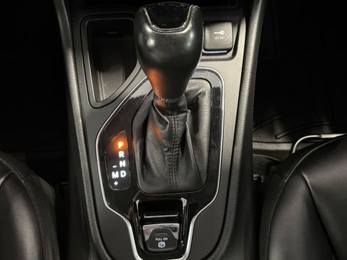 Used 2021 Jeep Cherokee Latitude Plus FWD image 15