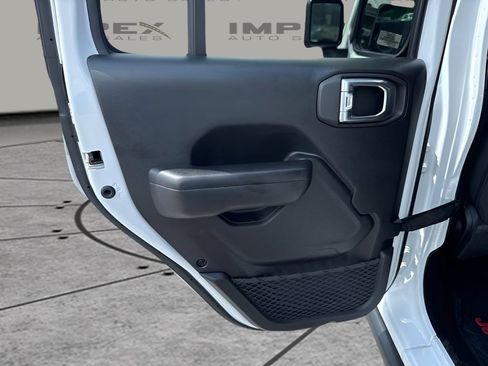 Used 2021 Jeep Wrangler Unlimited Sport AWD/4WD image 25