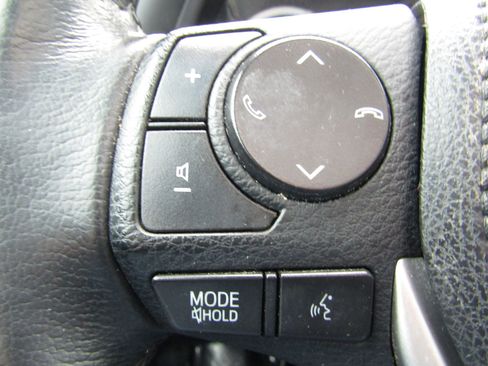 Used 2019 Toyota Corolla XLE image 34