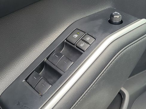 Used 2023 Toyota Highlander LE image 24