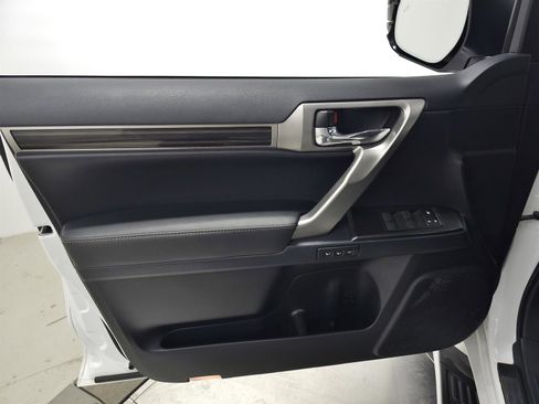 Used 2023 Lexus GX 460 Premium image 12