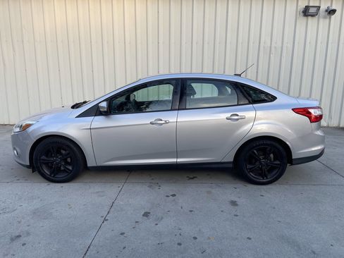 Used 2014 Ford Focus SE w/ SE Winter Package image 6