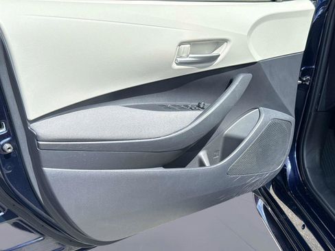 Used 2020 Toyota Corolla LE image 16