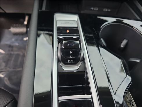 New 2026 Volkswagen Atlas SE FWD image 23