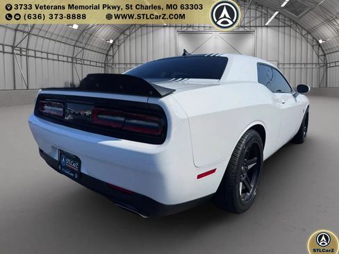 Used 2016 Dodge Challenger R/T Scat Pack RWD image 3