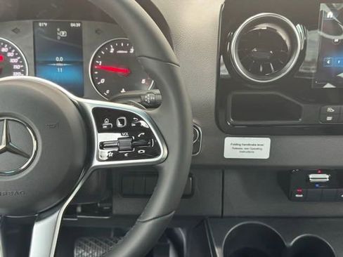 New 2024 Mercedes-Benz Sprinter 144 Cargo image 22