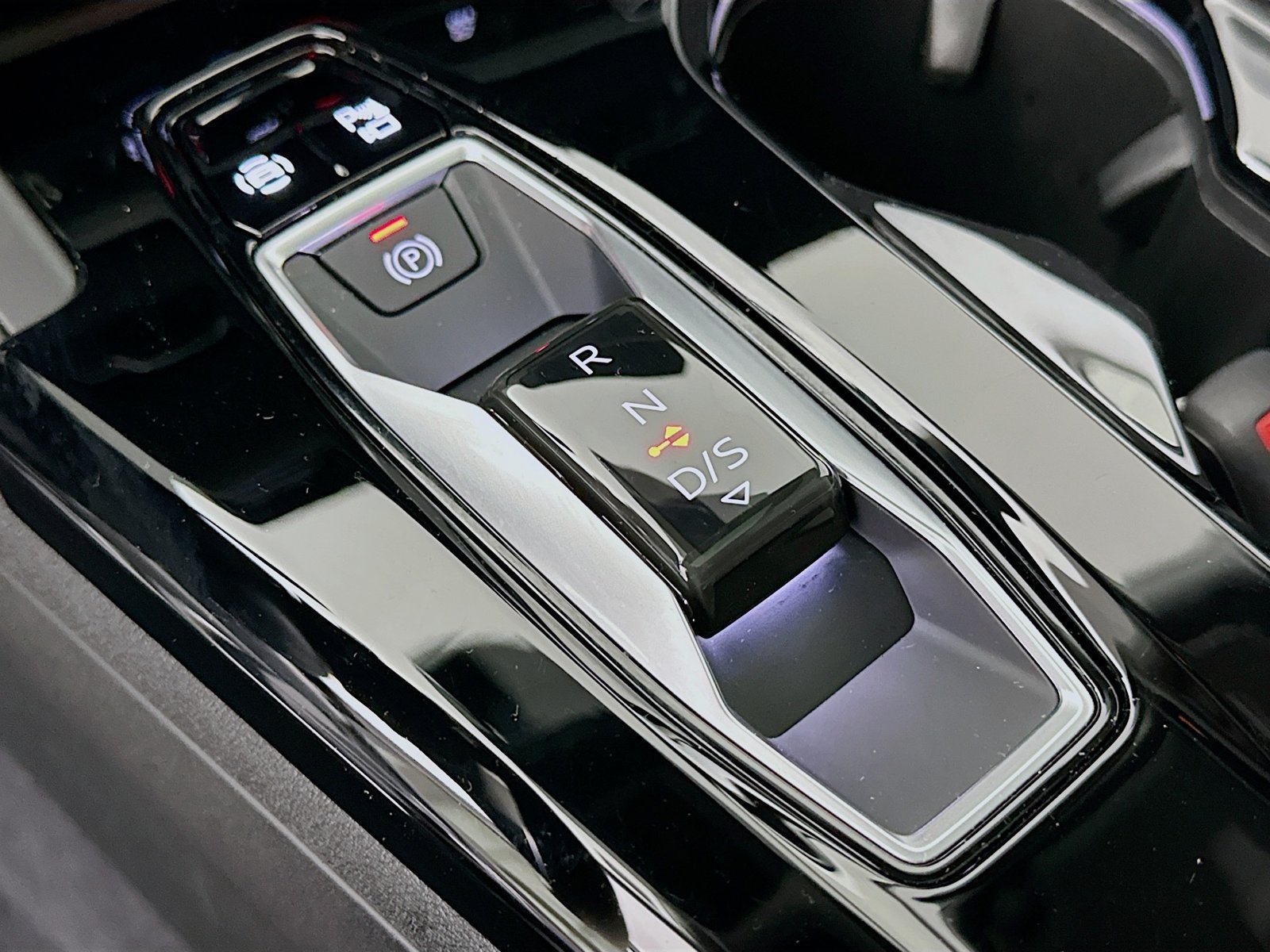 Certified 2025 Audi Q5 Prestige AWD/4WD image 27