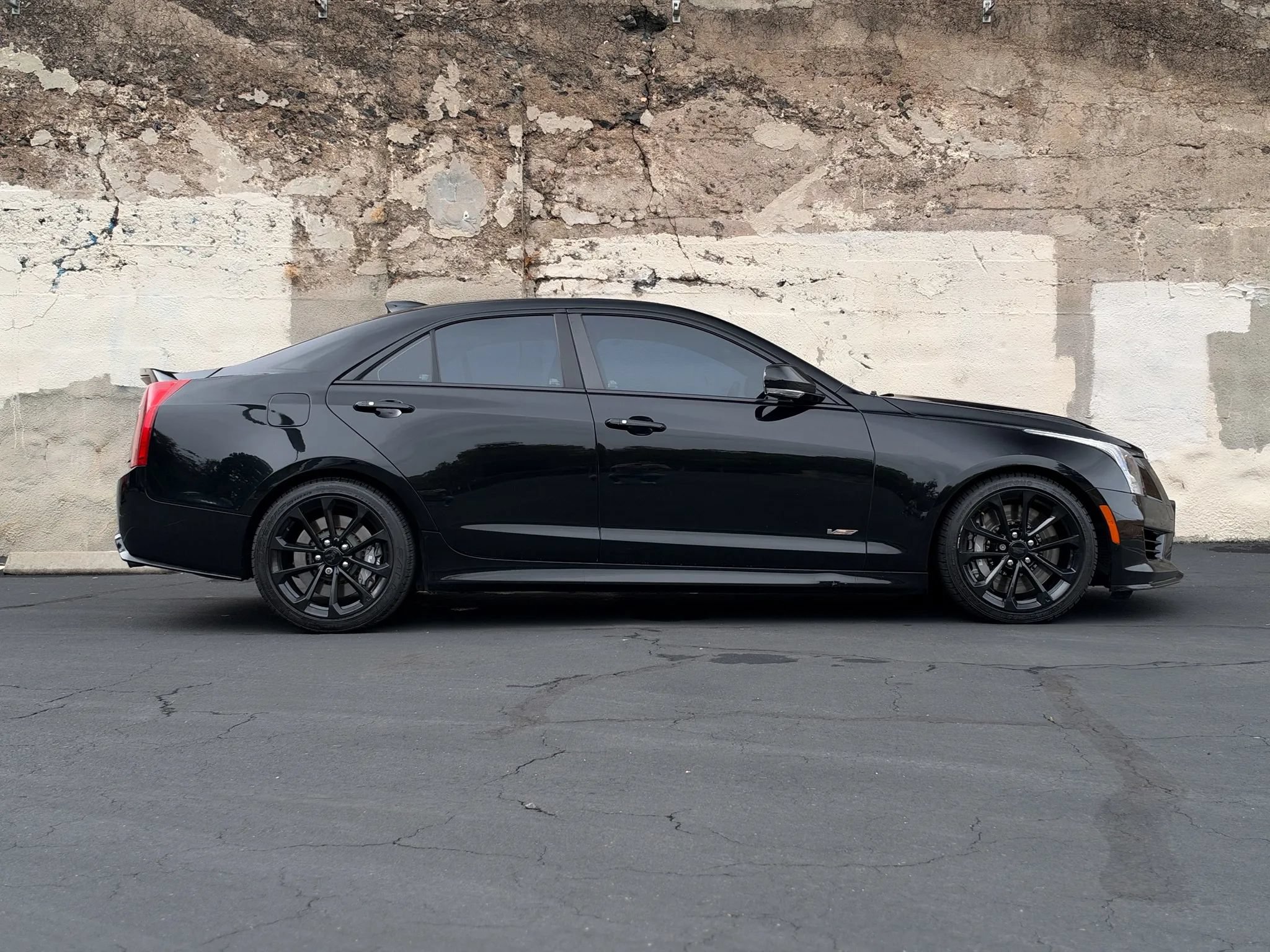 Used 2016 Cadillac ATS V w/ Luxury Package RWD image 4
