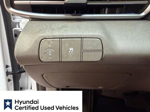 Used 2025 Hyundai Elantra SEL FWD image 21