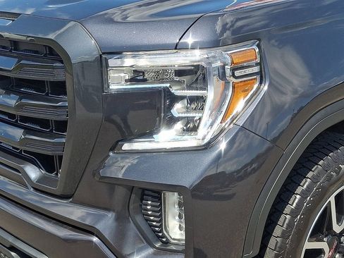 Used 2020 GMC Sierra 1500 Elevation w/ Elevation Value Package AWD/4WD image 9