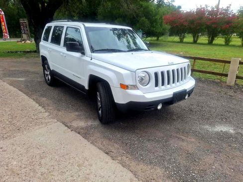 Used 2016 Jeep Patriot High Altitude image 7