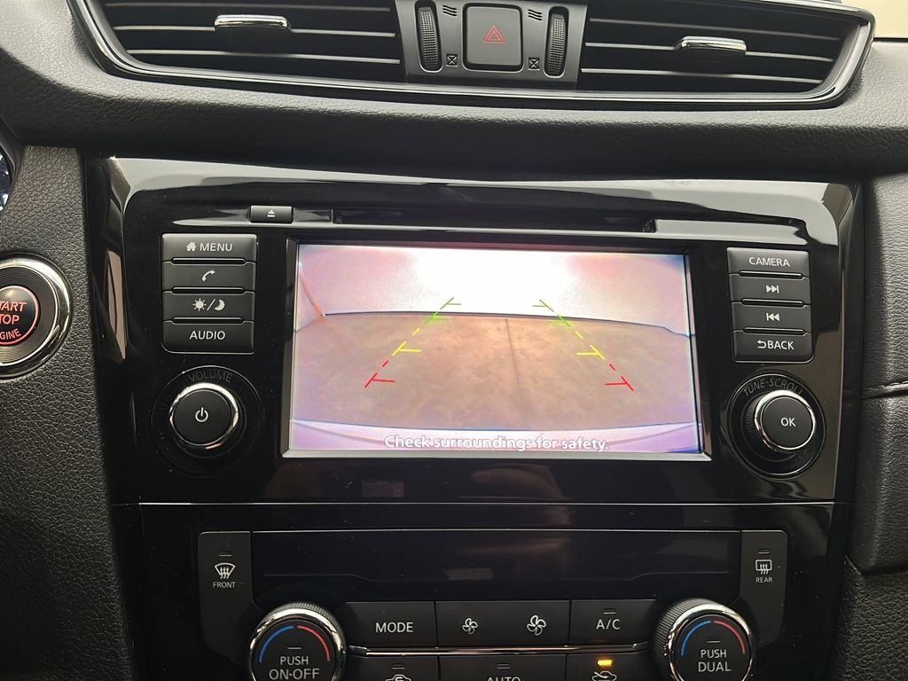 Used 2018 Nissan Rogue SV AWD/4WD image 27