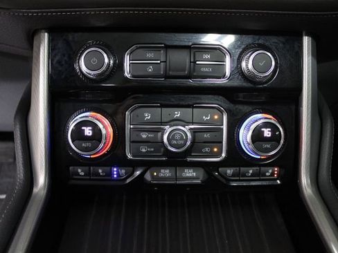 Used 2021 GMC Yukon Denali w/ LPO, Illumination Package AWD/4WD image 36