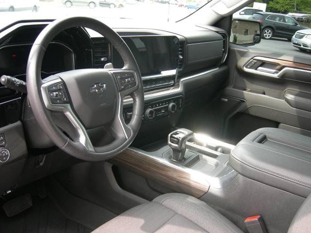 Used 2022 Chevrolet Silverado 1500 RST w/ Redline Edition AWD/4WD image 7