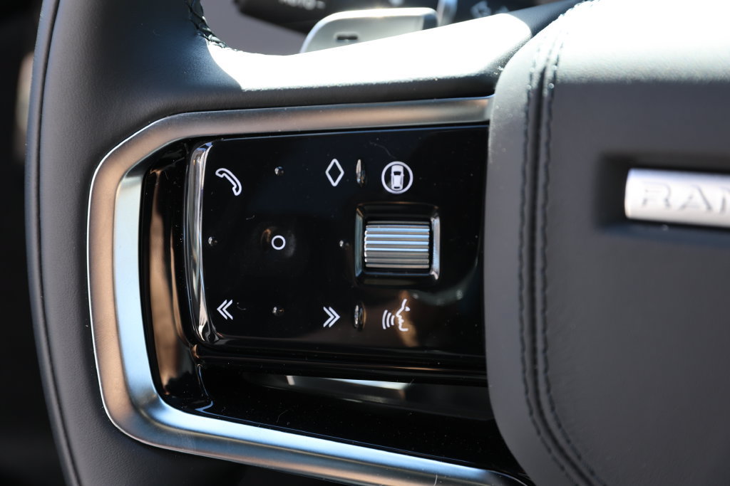 New 2027 Land Rover Range Rover Sport SE AWD/4WD image 18
