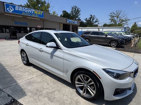 Used 2017 BMW 330i Gran Turismo xDrive AWD/4WD image 4