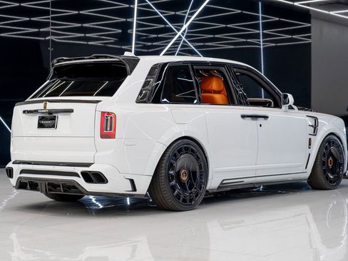 Used 2024 Rolls-Royce Cullinan AWD/4WD image 19