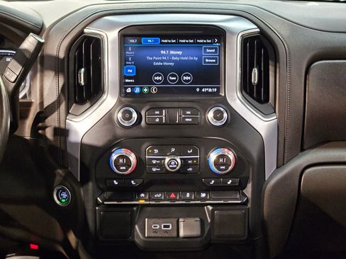 Used 2019 GMC Sierra 1500 SLE w/ SLE Value Package image 16