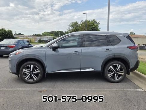 Used 2023 Nissan Rogue Platinum FWD image 2
