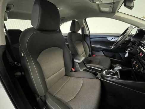 Used 2023 Kia Forte LXS FWD image 9