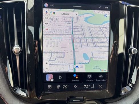 Used 2025 Volvo XC60 B5 Plus image 24