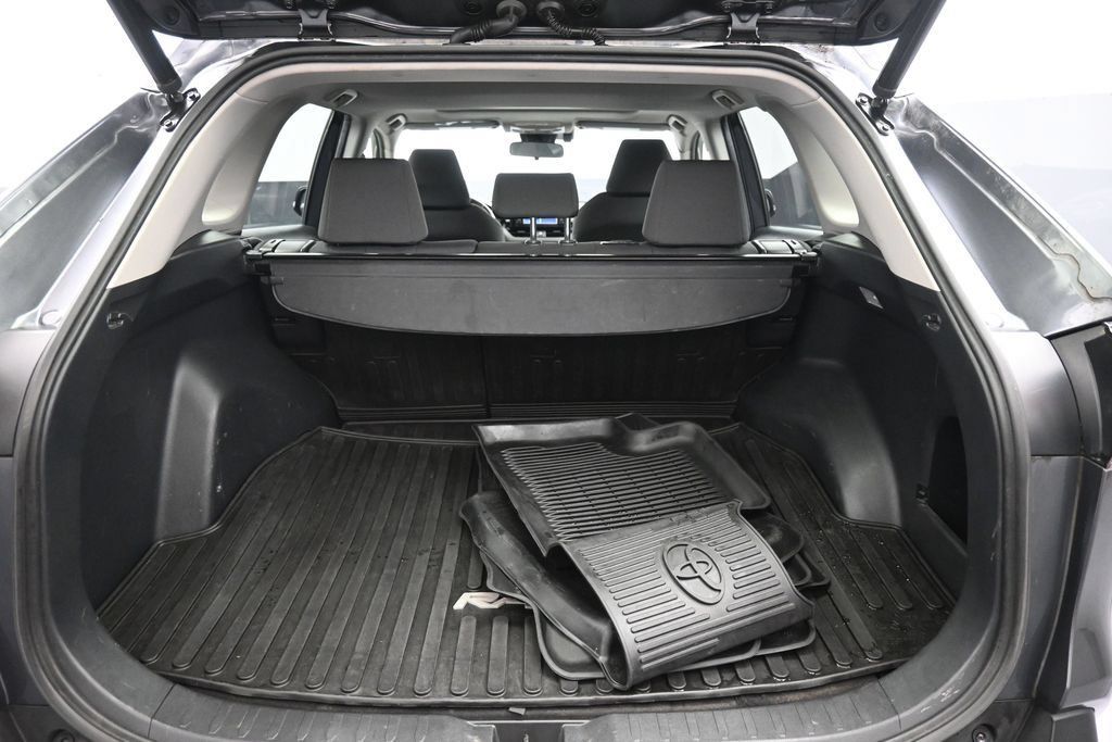 Used 2019 Toyota RAV4 XLE w/ Convenience Package AWD/4WD image 22