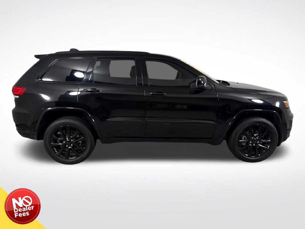 Used 2022 Jeep Grand Cherokee Laredo X AWD/4WD image 2