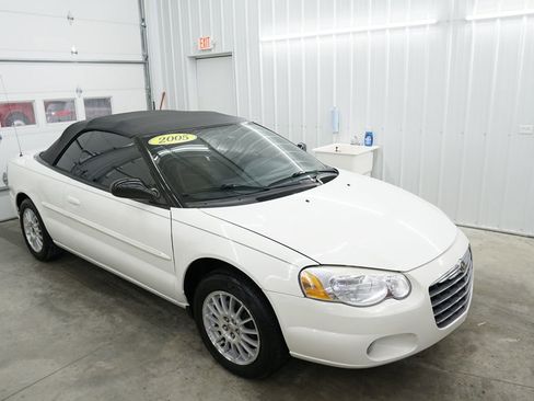 Used 2005 Chrysler Sebring Touring image 1