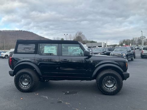New 2025 Ford Bronco 4-Door w/ Sasquatch Package AWD/4WD image 4