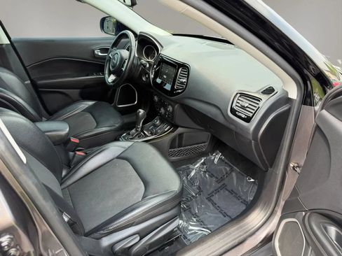 Used 2019 Jeep Compass Latitude AWD/4WD image 44