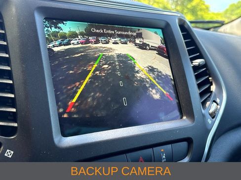 Used 2022 Jeep Cherokee Trailhawk w/ Sun, Sound & Nav Group AWD/4WD image 8