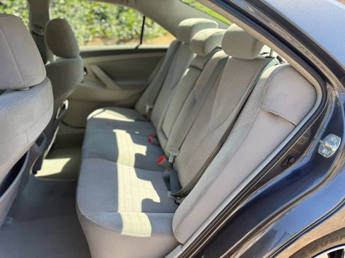 Used 2011 Toyota Camry LE image 11