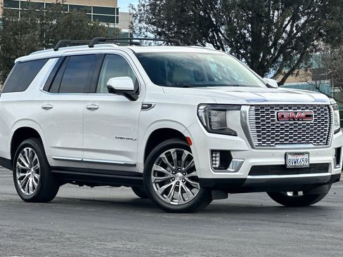 Used 2021 GMC Yukon Denali w/ Denali Premium Package image 2