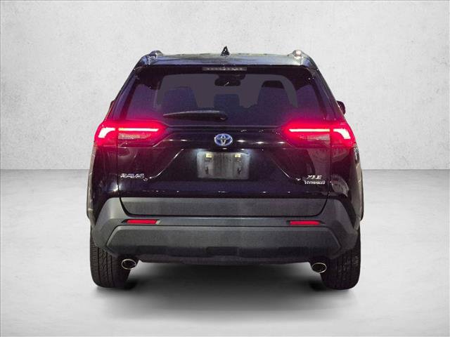 Used 2021 Toyota RAV4 XLE Premium AWD/4WD image 2