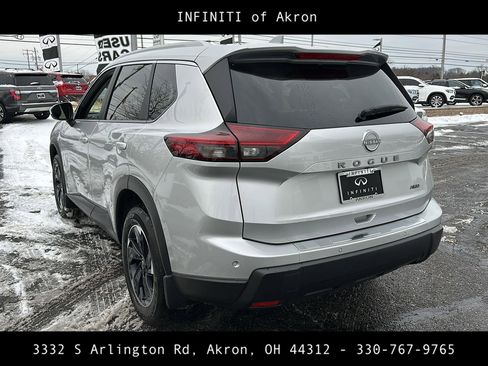 Used 2025 Nissan Rogue SV w/ SV Premium Package image 11