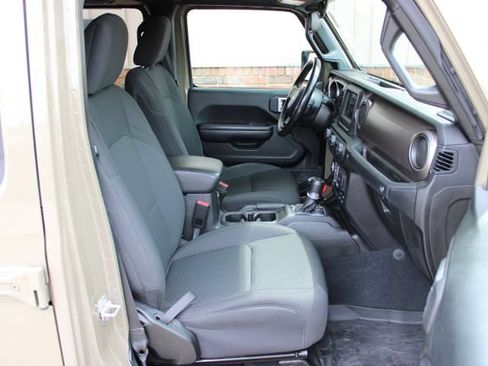 Used 2020 Jeep Gladiator Sport w/ Quick Order Package 24S AWD/4WD image 42