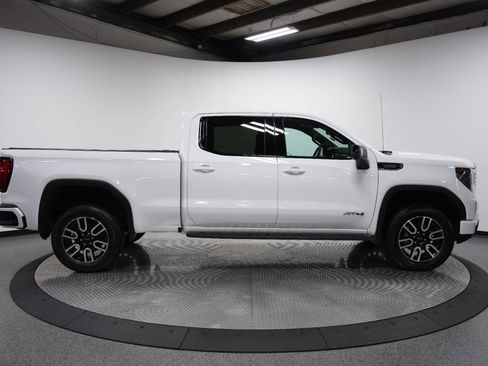 Used 2025 GMC Sierra 1500 AT4 w/ AT4 Premium Package AWD/4WD image 9