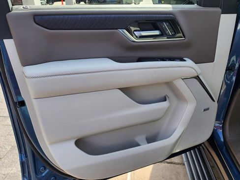 New 2026 GMC Yukon Denali w/ Denali Reserve Package image 12