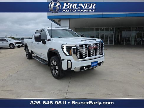 Used 2024 GMC Sierra 2500 Denali w/ Technology Package AWD/4WD image 1