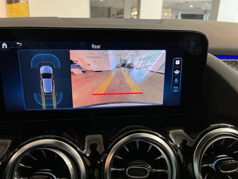 Used 2025 Mercedes-Benz GLA 250 image 25